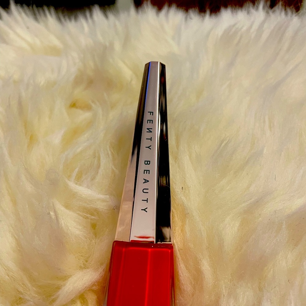 Fenty  Lip